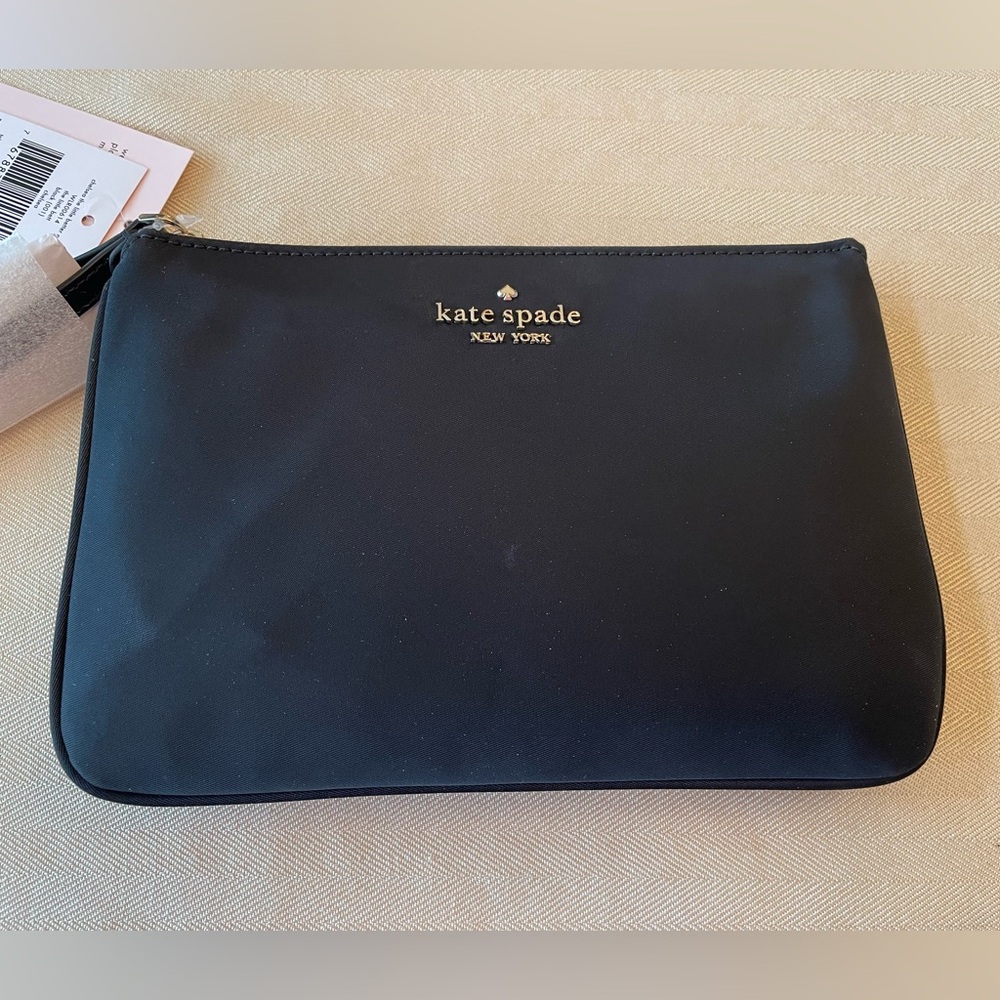 Kate Spade Chelsea black wristlet. New with tags